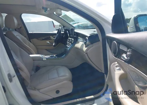 2019 Mercedes-Benz Glc 300 z USA, uszkodzony, nr VIN WDC0G4JB8KV180881